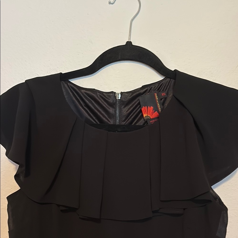 Chic Black Ruffled Blouse - Picture 2 of 5
